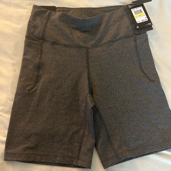 Women's UA Meridian Heathered
Bike Shorts, Size Medium - Picture 2 of 8